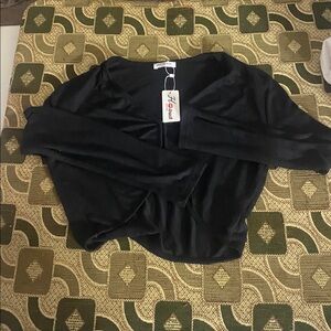 Hotouch Black V-Neck Twist Front Cropped Long Sleeve Top | Size M | NWT